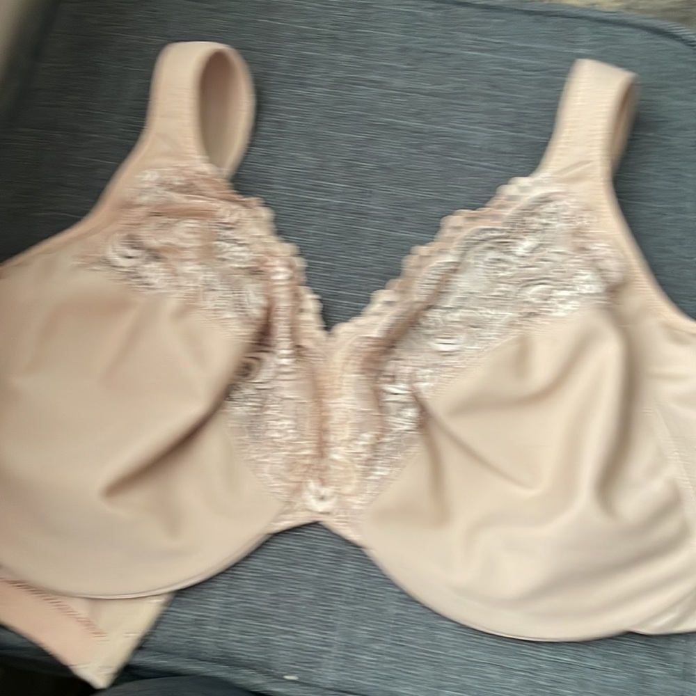- Glamorise bra - Picture 2 of 6